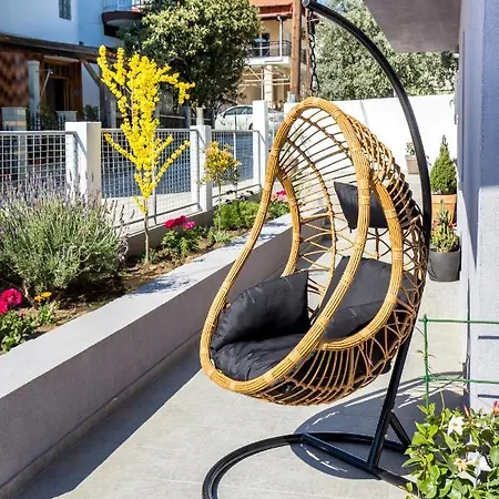 Linden Apartment Potos